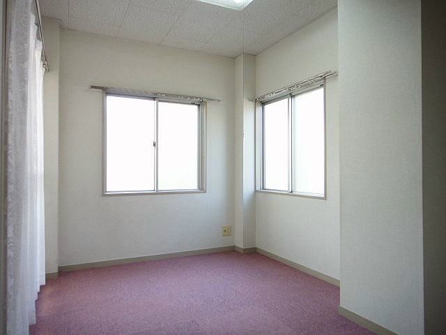 山下ビル ベッドルーム