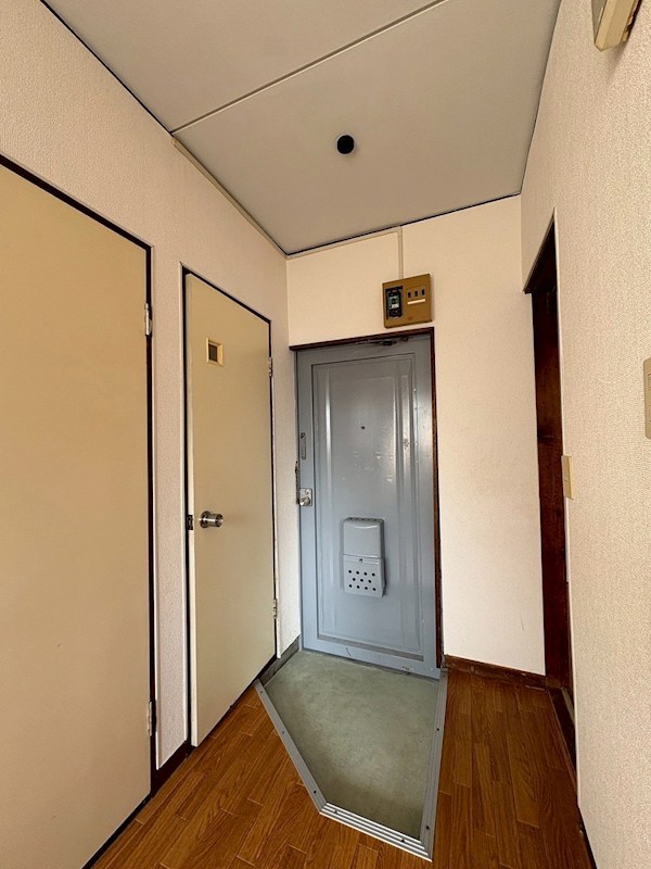 飯田ビル 玄関