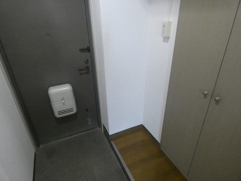 ガーデンヒルズ吉田 玄関