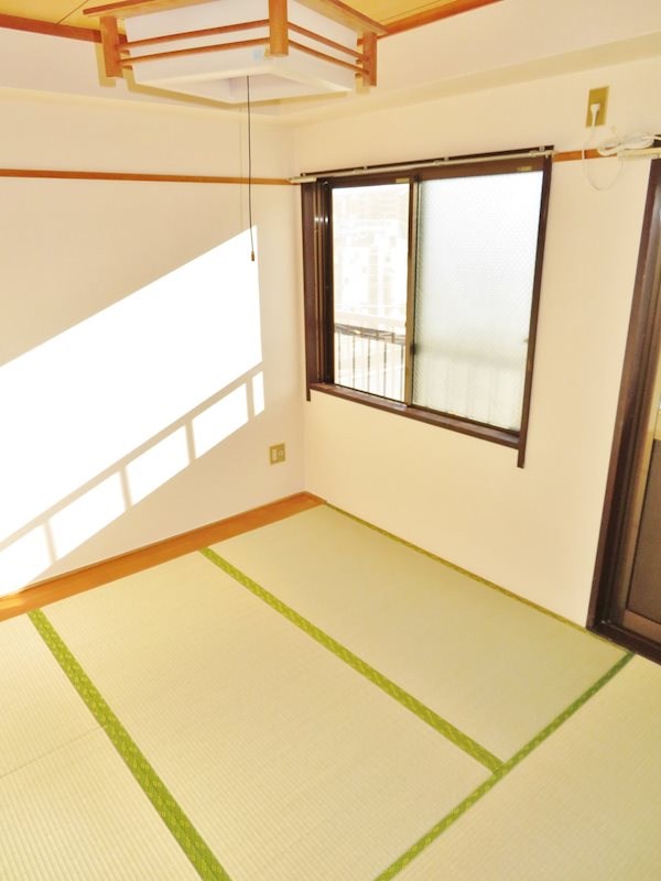 八田ビル ベッドルーム