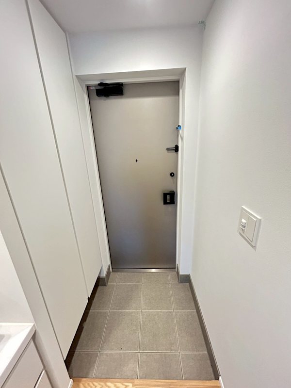 リテラス西日暮里 玄関