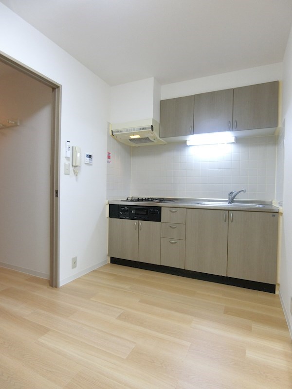 ゴールデンハニーハイツ  リビング