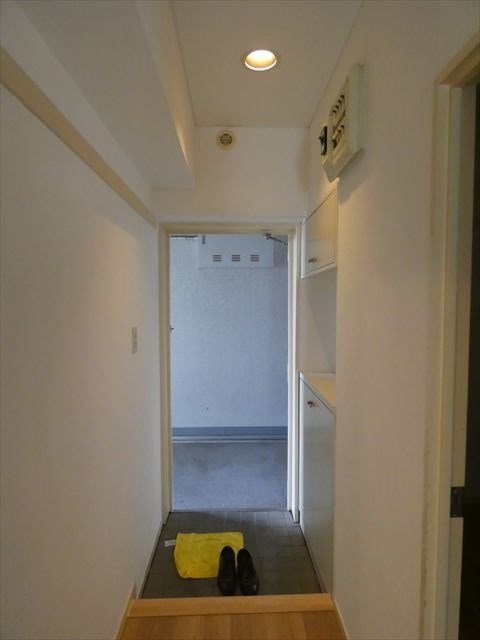 ドミール四つ木 玄関