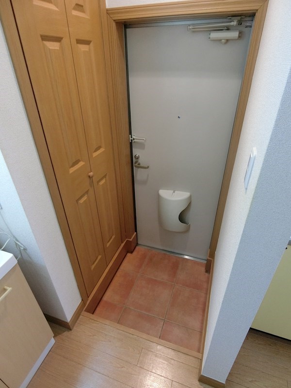 レジデンス・ヨシミツ 玄関