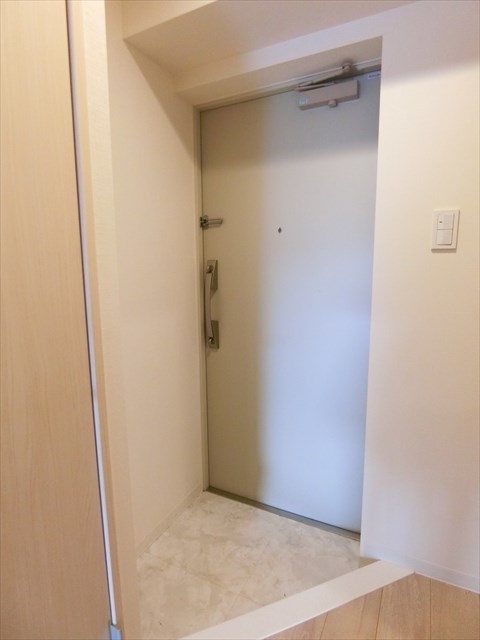 ＡＺＡＬＥＡ　ＧＡＲＤＥＮ 玄関