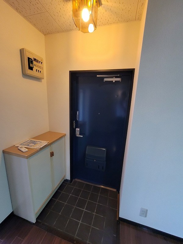 クレール五番館 玄関