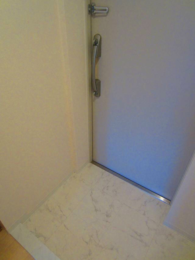 ラフィネット 玄関