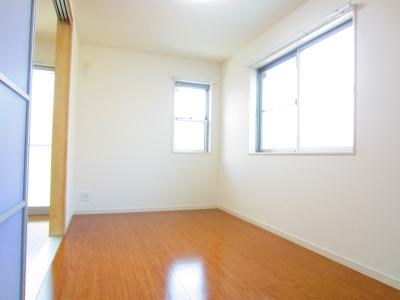 リブリ・YAMATO ベッドルーム