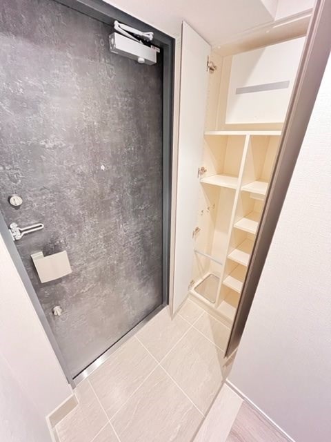 ドゥーエ日暮里 玄関