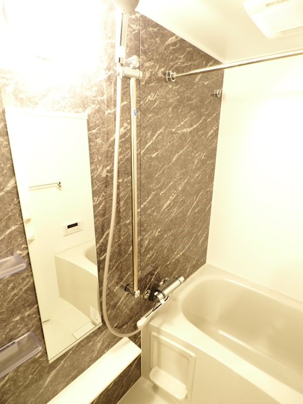 ドゥーエ日暮里 風呂画像