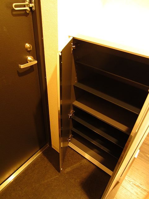 ｂ&amp;rsquo;casa東日暮里 玄関