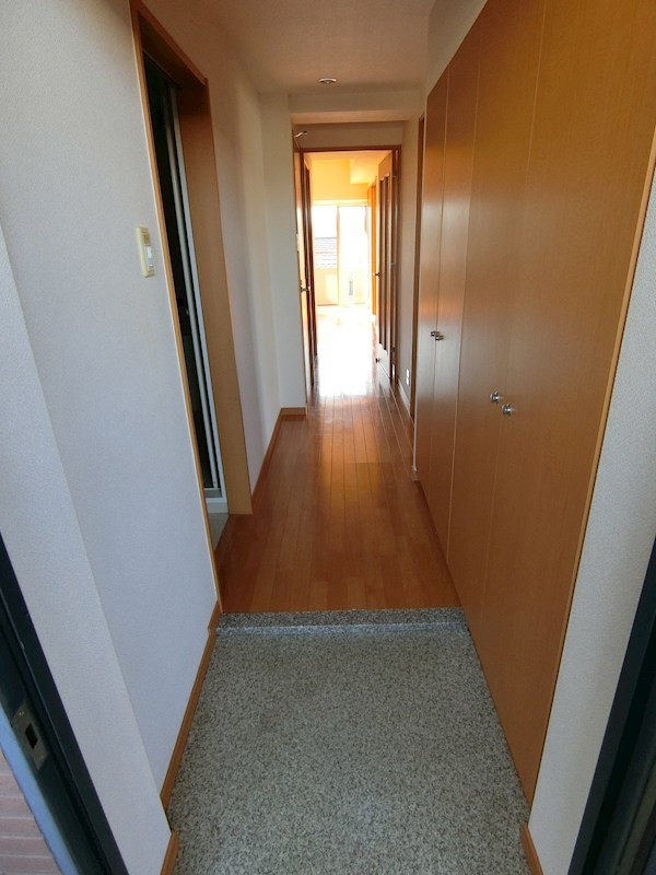 グロリア参番館 玄関