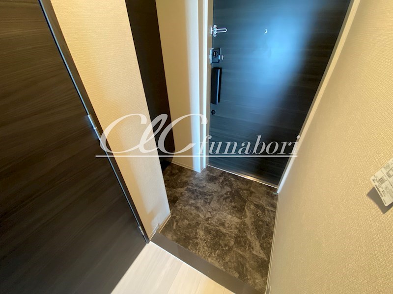 ガーネットロワ 玄関