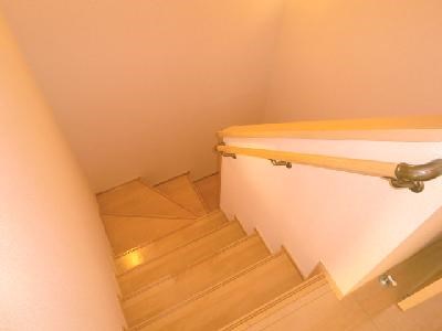 マリーコートB棟 玄関