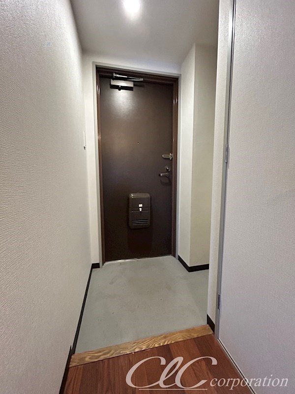 メゾンロワール 玄関