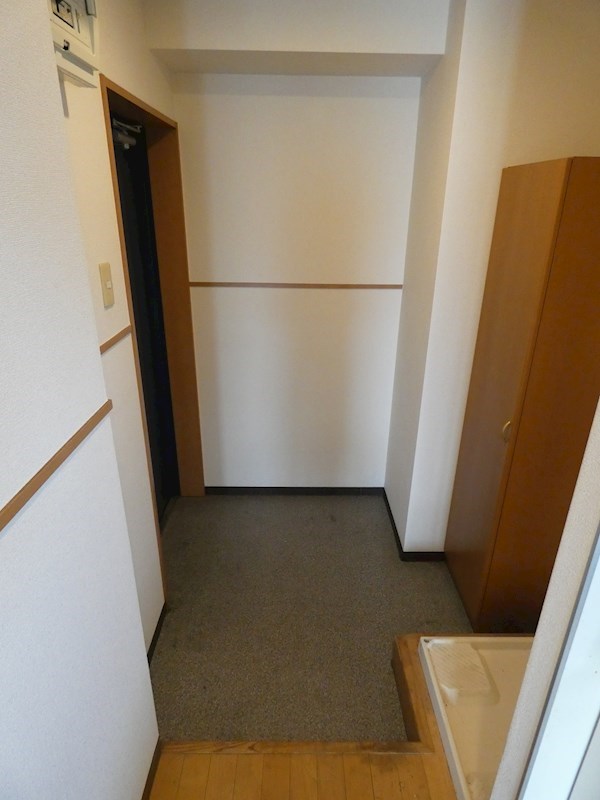 ドエルしのざき 玄関