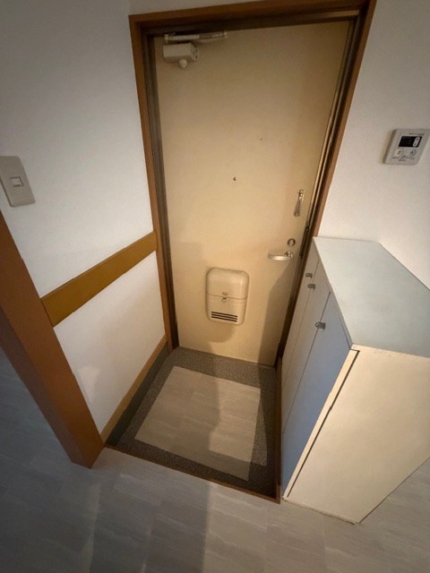 三家第２ビル 玄関