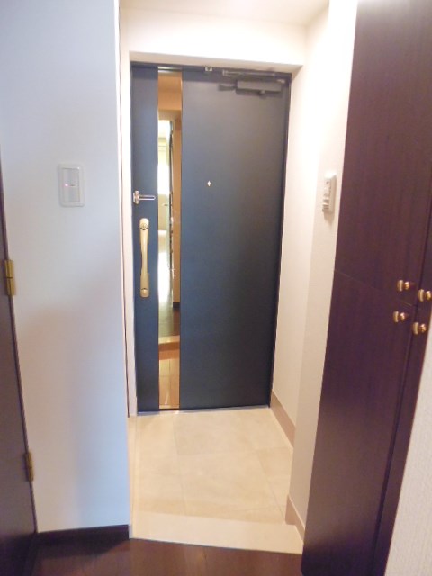 レジディア銀座東 玄関