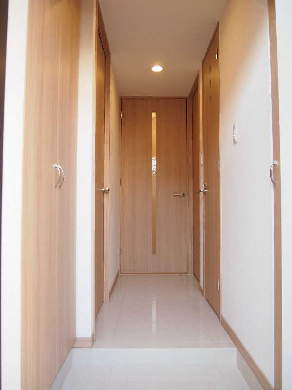 ルーブル王子本町 玄関