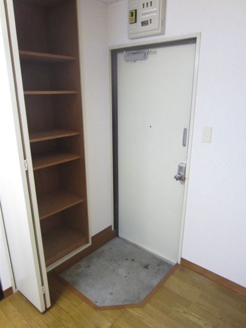 第三泉コーポ  玄関