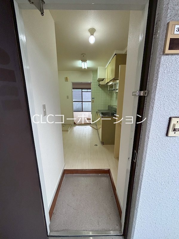 エクセレント泉 玄関