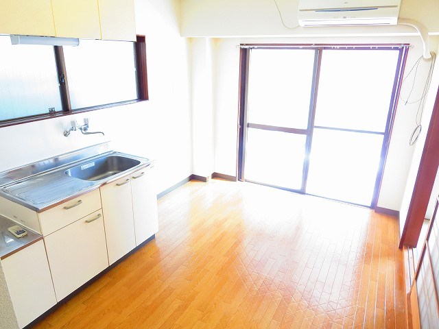 メゾンオオイワ リビング