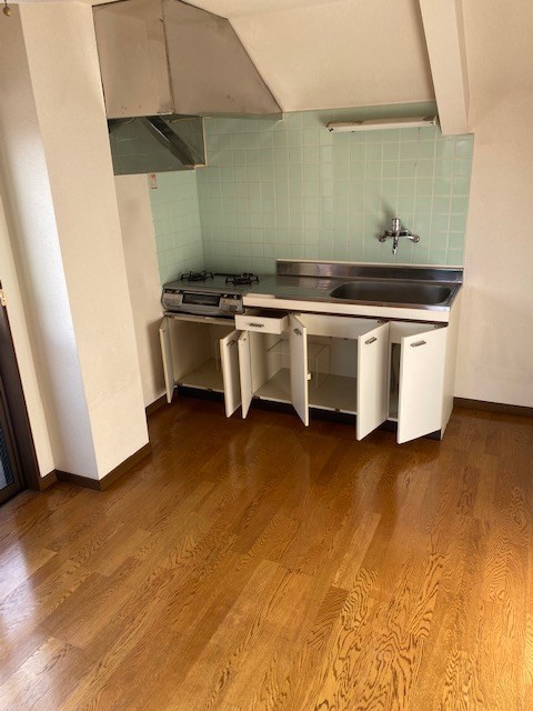 リラ・ピラミゼ リビング