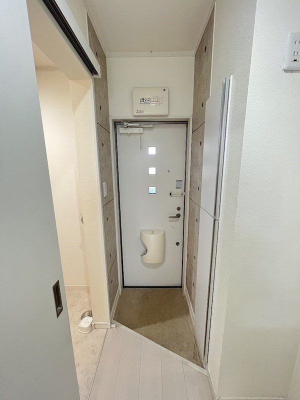 パインヒル８ 玄関