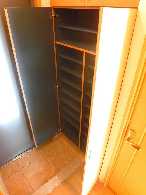 フェリーチェ・ユウ 玄関