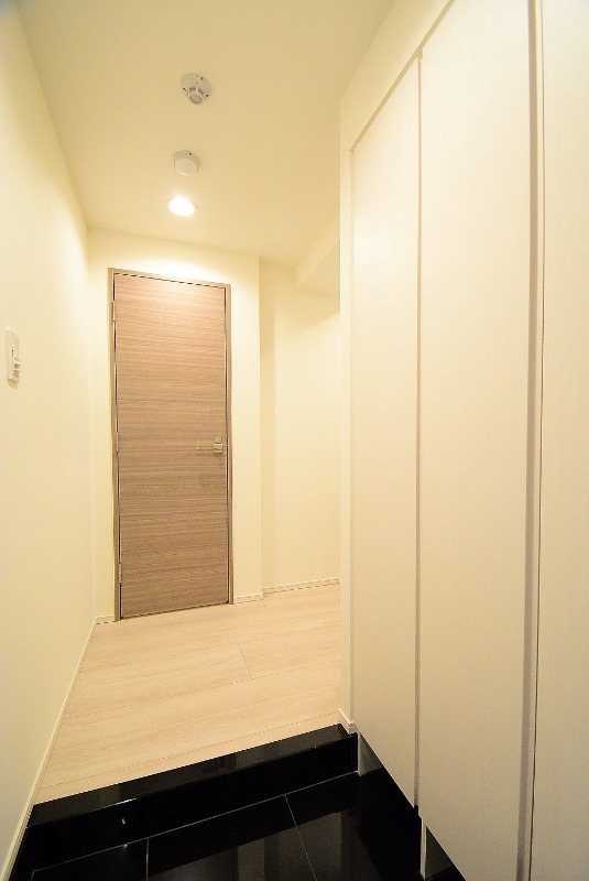 ステージグランデ台東根岸アジールコート 玄関