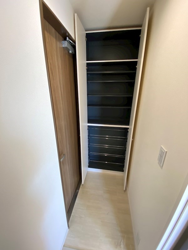 プレジャー谷中 玄関