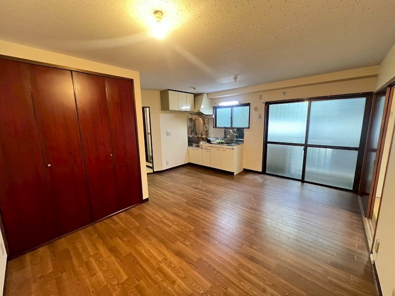 第一マジマハイツ春待月 リビング