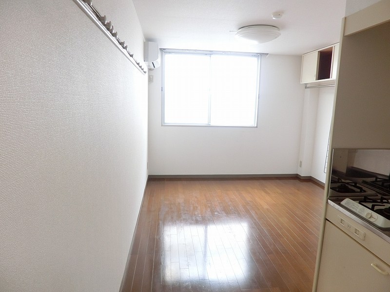 パインドール浅草 リビング