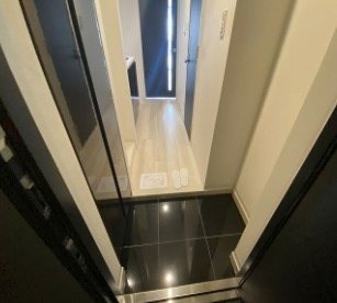 レアライズ綾瀬 玄関