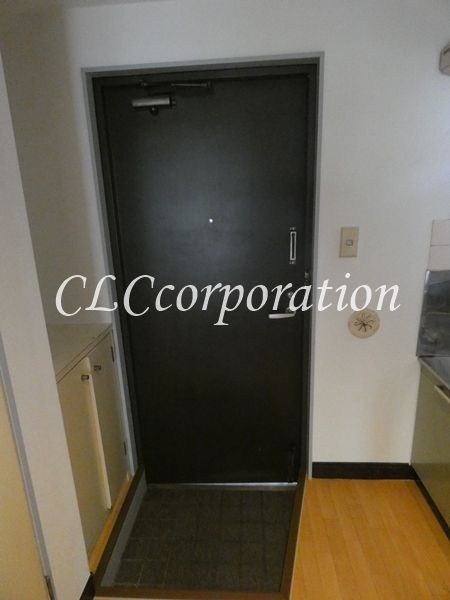 グリムハイツ 玄関