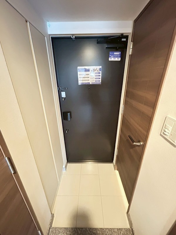 レジディア千駄木  玄関