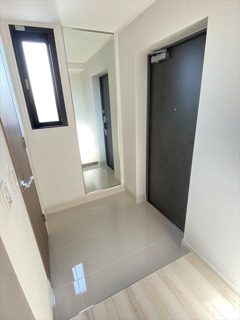 メイクス浅草EAST 玄関