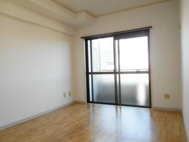 第124新井ビル リビング