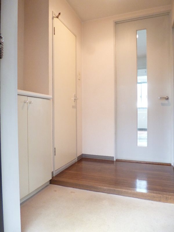 ベルメゾン上野松が谷 玄関