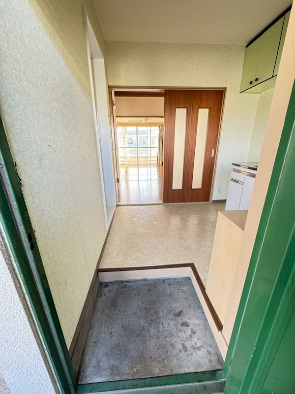 シェ・ブーロー吉美 玄関