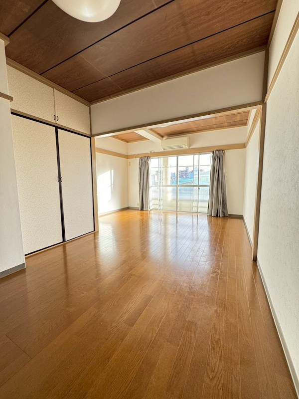 シェ・ブーロー吉美 リビング