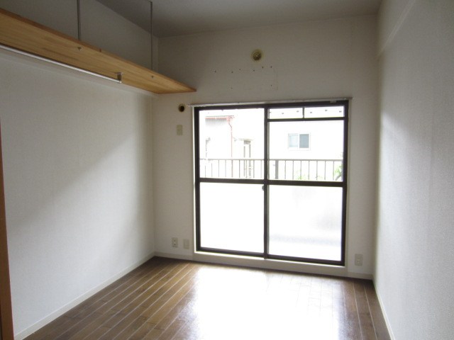 クリスタルコーポ大島 リビング