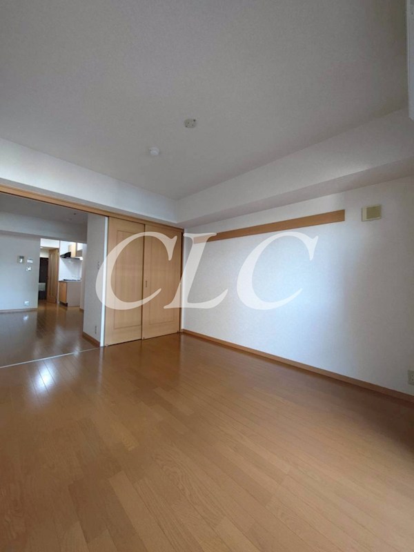 パールピアス リビング