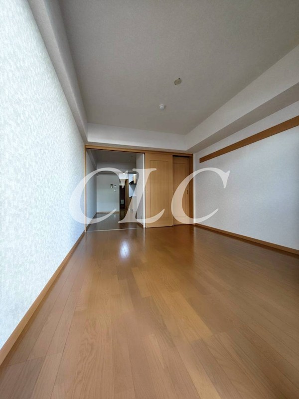 パールピアス ベッドルーム