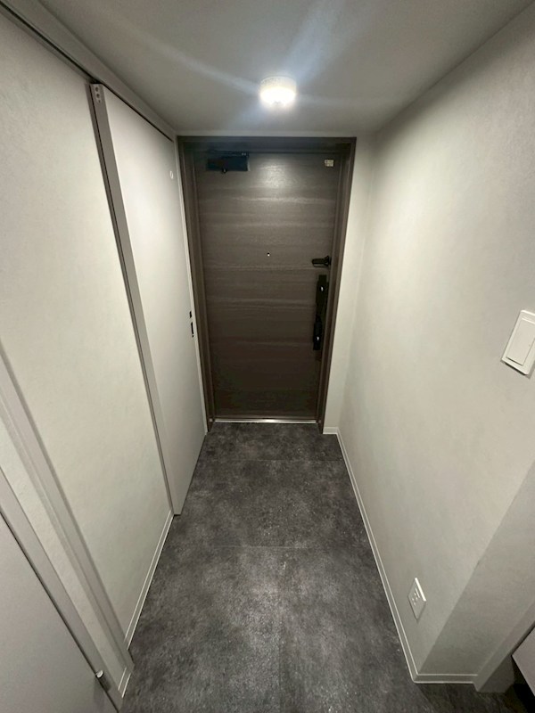 ルミーク北千住 玄関