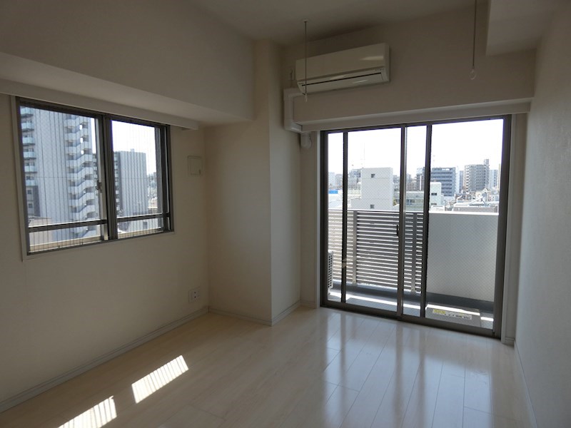 シュールフローレ リビング