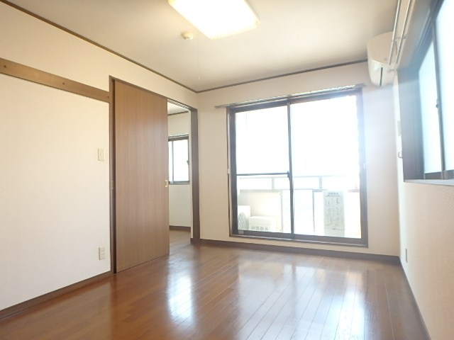 ハイツ松田 ベッドルーム