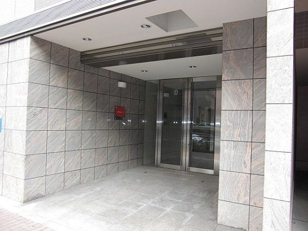 アラモ・１ 玄関