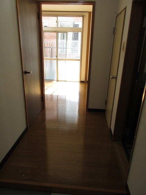 コーポウエダ 玄関