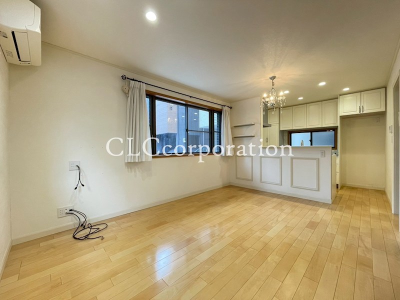 西村根岸貸家 リビング